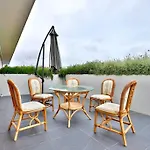 Lumiere Sanctuary - Antique Elegance With Parking